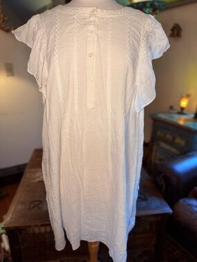 MAXSTUDIO White Lightweight Dress with Flutter Sleeve in Novelty Windowpane